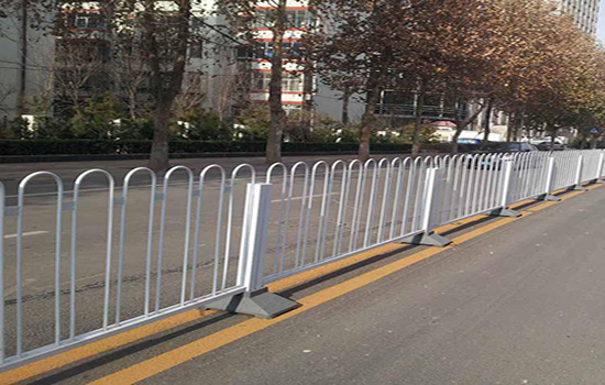道路馬路<a href=http://www.su-shi.net target=_blank class=infotextkey>護欄</a>