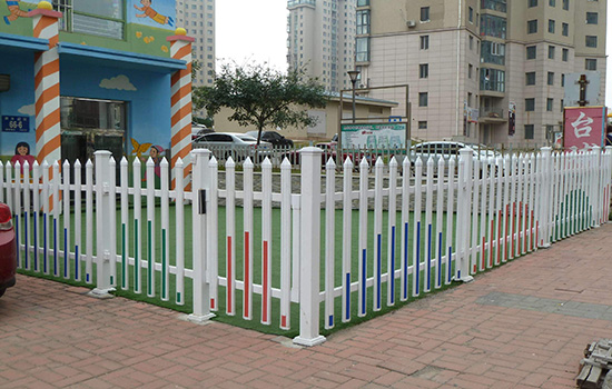 幼兒園<a href=http://www.su-shi.net target=_blank class=infotextkey>圍欄</a>