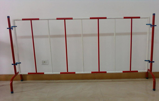 安全<a href=http://www.su-shi.net target=_blank class=infotextkey>護(hù)欄</a>