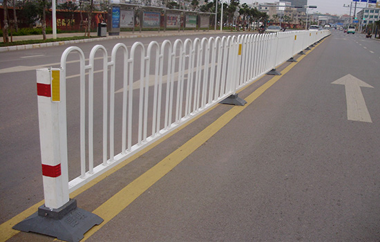 交通道路<a href=http://www.su-shi.net target=_blank class=infotextkey>護(hù)欄</a>