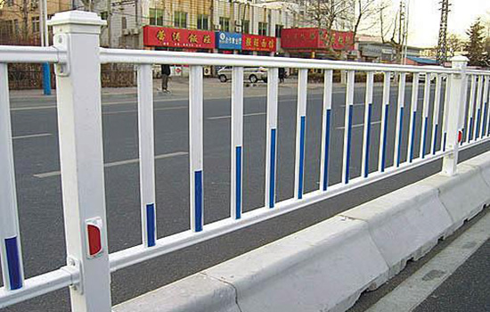 城市<a href=http://www.su-shi.net target=_blank class=infotextkey>護欄</a>
