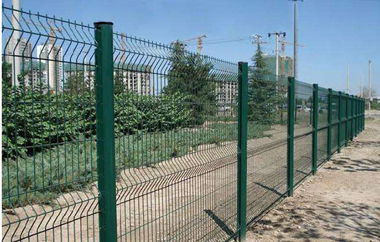 三角折彎<a href=http://www.su-shi.net target=_blank class=infotextkey>圍欄網(wǎng)</a>