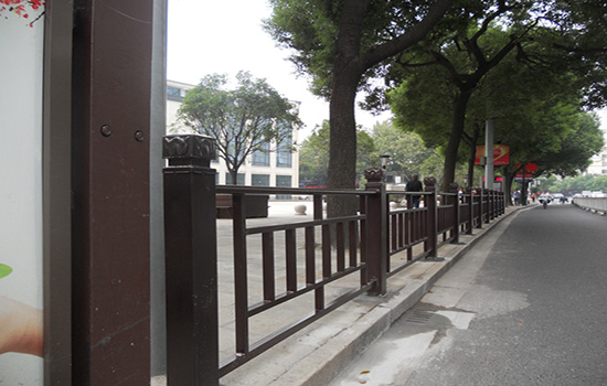 人行道隔離<a href=http://www.su-shi.net target=_blank class=infotextkey>護欄</a>