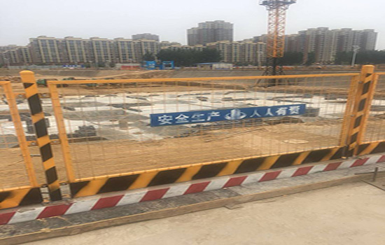 施工安全<a href=http://www.su-shi.net target=_blank class=infotextkey>護(hù)欄</a>