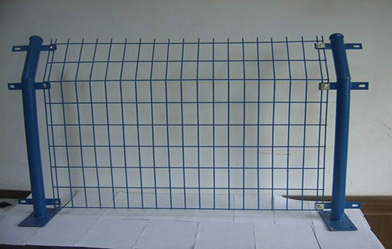 雙邊<a href=http://www.su-shi.net target=_blank class=infotextkey>護欄網</a>
